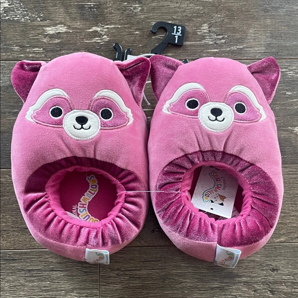 Squishmallows Plush Pink Racoon slippers‎ Size 13/1